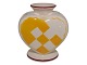 Aluminia, 
yellow 
Christmas heart 
vase.
Factory first.
Height 7.5 cm.
There are 
crazings ...