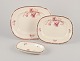 Arabia, 
Finland.
Six pieces of 
‘Myrna’ 
faience. 
Consisting of 
four serving 
dishes in 
different ...