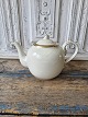 B&G Åkjær Cream 
teapot
No. 238, 
Factory second
Height 17 cm. 
Length 26 cm.