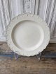 English 
Creamware plate 
decorated with 
a feather edge 
in relief, 
produced in the 
late 18th ...