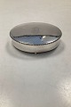 Cort Hannibal 
oval Silver 
Jewelry Box, 
380 S 
Nice condition 
outside, but 
worn silk 
interior ...