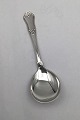 DGS Rosenholm 
Silver Sugar 
Spoon
Measures 12.5 
cm (4.92 inch)