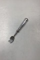 Zwilling 
Shellfish fork 
in silver stain
Measures 17.5 
cm / 6.89 inch