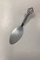 Cohr Grape 
Silver/Steel 
Server 
Measures  21.8 
cm / 8.58 inch