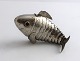 Fritz Sophus 
Albertus. Newer 
silver 
vinaigrette egg 
in the shape of 
a fish. Length 
9 cm