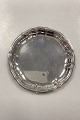 Heimburger 
Silver Bottle 
Tray 
Diameter: 11.3 
cm / 4.45 inch 
Weight: 55 g / 
1.9 oz
