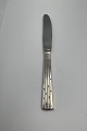 O. V. Mogensen 
Silver 
Champagne Lunch 
Knife 
Measures 19cm 
/ 7.48 inch