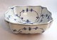 Royal 
Copenhagen. 
Blue Fluted, 
plain. Large 
bowl. Model 
193. Width 23 
cm. (1 
quality).
