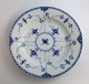 Royal 
Copenhagen. 
Blue fluted, 
half lace. 
Dinner plate. 
Model 571. 
Diameter 25 cm. 
(2 quality)