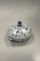 Royal 
Copenhagen Blue 
Fluted Plain 
Round Tureen 
No. 309
Measures 
18,5cm / 7.28 
inch