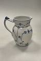 Royal 
Copenhagen Blue 
Fluted Plain 
Milk Pitcher No 
450. 
Measures 
15,5cm / 6.10 
inch
The snail ...