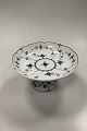Royal 
Copenhagen Blue 
Fluted Plain 
Footed Cake 
Bowl No 458. 14 
cm H (5 
33/64"). 23 cm 
dia (9 ...