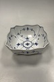 Royal 
Copenhagen Blue 
Fluted Plain 
Salat Bowl No. 
193
Measures 23cm 
x 23cm / 9.06 
inch x 9.06 ...