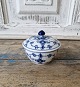 Royal 
Copenhagen Blue 
Fluted Sugar 
Bowl 
No. 239, 
Factory first
Height 7.5 cm. 
Diameter 9 cm.