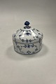 Royal 
Copenhagen 
Musselmalet 
Riflet 
Bonbonnieire 
No. 176 / 177 
Measures 13cm 
x 12cm / 5.12 
...