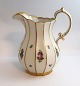 Royal 
Copenhagen. 
Henriette. 
Water jug. 
Model 444-8526. 
Height 19 cm. 
(1 quality).