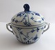 Bing & 
Gröndahl. Blue 
painted. Sugar 
bowl. Model 
302. Height 11 
cm. (1 quality)