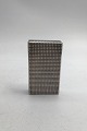 ST Dupont 
Lighter 
Measures 5.8 cm 
x 3.5 cm x 1.4 
cm (2.28 inch x 
1.37 inch x 
0.55 inch)