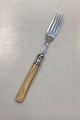 Foreign Silver 
Plated Lunch 
Fork, with Bone 
Handle 
Measures 18.7 
cm / 7.36 inch