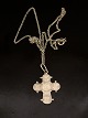 Sterling silver 
Dagmar cross 
2.8 x 2.1 cm. 
and sterling 
chain 38.5 cm. 
item no. 620065
