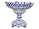 Blue Fluted Full Lace
Large centerpiece with double lace border
