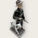Bing & 
Grondahl, 
hunter with 
dog, # 2328, 
2nd grade, fine 
condition, 
Dimensions: 
24x15x9cm
