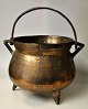 Three-legged pot in bronze, 17th/18th century. Northern Germany. With handle and three legs. ...