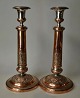 A pair of 
English classic 
candlesticks in 
copper, 19th 
century. 
Previously 
silver-plated. 
...