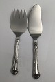Cohr Silver 
Herregaard Fish 
Servers
Measures Fork 
20 cm (7.87 
inch) Knife 
22.4 cm (8.81 
inch)