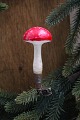 Old Christmas 
tree ornament 
in the shape of 
a toad hat in 
cotton/paper 
with clip. H: 
8cm.