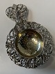 Tesi silver.
Length 11 cm.
Well 
maintained 
condition.
Polished and 
packed in bag.