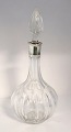 Carafe with 
silver mounting 
(830). Height 
34 cm. Produced 
1941.