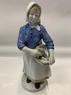 Figure of 
Fisherwoman 
with fish in 
basket
Height 24 cm.
Beautiful and 
well-maintained 
...