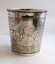 Large silver 
goblet. Silver 
master unknown. 
Engraving from 
1756. Height 11 
cm. Diameter 10 
cm.