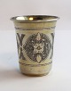 Rusland. Lille 
sølv bæger 
(84). Højde 4,5 
cm. Diameter 4 
cm. Produceret 
1891