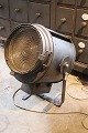 Old French 
projector of 
the brand 
"Cremer-Paris" 
from the 40s in 
polished metal 
with a super 
...