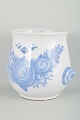 Bjørn Wiinblad 
Flowerpot 
cover, 1978. 
Model v. 69
Organically 
shaped 
flowerpot cover 
in ...