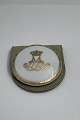 Royal 
Copenhagen 
Pocket Mirror 
with Queen 
Margrethes 
Monogram
Measures 6,5cm 
/ 2.56 inch