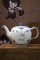 Old teapot in 
Blue Fluted, 
Half Lace from 
Royal 
Copenhagen 
from 
1898-1923. (Lid 
a little ...
