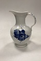 Royal 
Copenhagen Blue 
Flower Braided 
Jug with Lid 
No. 8147. 
Measures 22 cm 
/ 8.66 in.