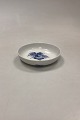 Royal 
Copenhagen Blue 
Flower Braided 
Olive Bowl No. 
8251. Measures 
13.7 cm / 5.39 
in. in dia.