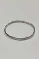 Modern Armring 
Bangle in 
Silver
Inner Width: 
69 mm / 2.72 
inch 
Weight: 15,6 g 
/ 0.55 oz
