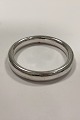 Modern Armring 
Bangle in 
Silver
Inner Width: 
61 mm / 2.40 
inch  
Weight: 31,6 g 
/ 1.11 oz