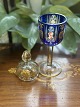 Bohemia 
krystalbæger 
med låg på 
lavet i 
overfangsglas , 
håndslebet 
blykrystal , 
emalje og guld 
, ...