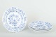 Meissen
4 porcelain 
plates, “Blue 
Onion”, 
mid-20th 
century.
Four 
hand-painted 
porcelain 
plates ...