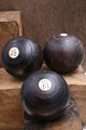 Decorative, 
antique bowling 
ball in wood 
with number 
inlaid in horn.
Dia.: 13cm. (3 
pcs. in stock)