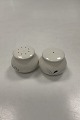 Bing and 
Grøndahl 
Stoneware Rondo 
Salt and Pepper 
Shaker
Measures 6,5cm 
/ 2.56 inch
