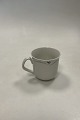 Bing and 
Grøndahl 
Stoneware Rondo 
Mug No. 495
Measures 8,7cm 
dia og 8,5cm 
high/ 3.43 inch 
x ...