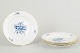 Meissen
4 lunch 
plates, early 
20th century.
Hand-decorated 
porcelain with 
hand-painted 
blue ...