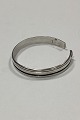 Modern open 
Armring in 
Sterling Silver
Inner Width: 
59 mm / 2.32 
inch  
Weight: 15,9 g 
/ 0.56 oz